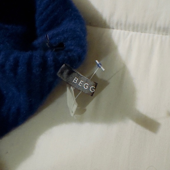 Beggxco winter hat - Picture 2 of 2